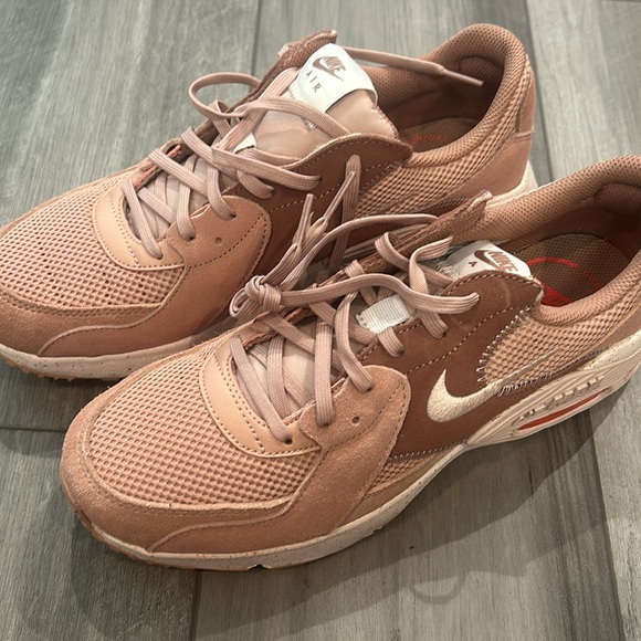 NWOT Nike air max womens shoes, size 9.5 - Picture 4 of 5